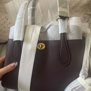 Lora Carryall 30 in oxblood